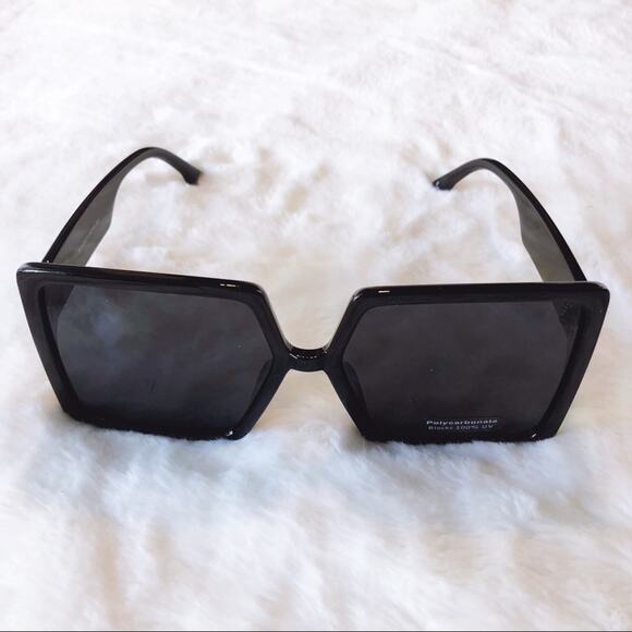 Molly Black Oversized Rectangle Sunglasses - Picture 3 of 8
